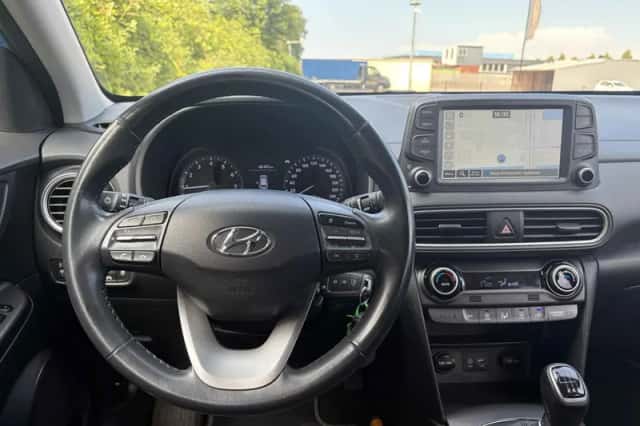 Hyundai Kona (2018) thumbnail 3