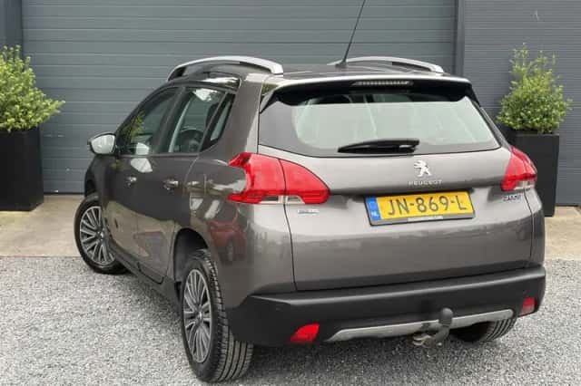 Peugeot 2008 (2016) thumbnail 4