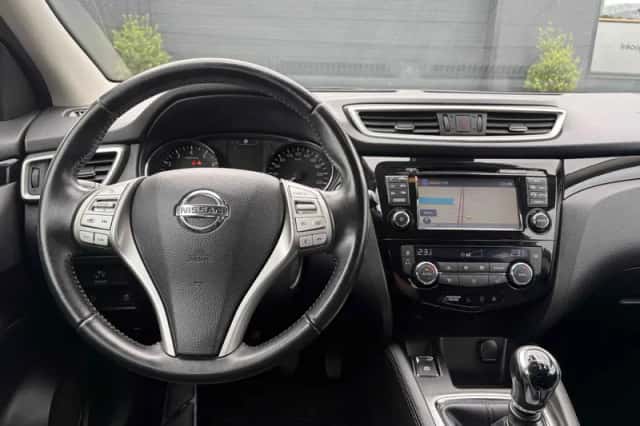 Nissan Qashqai (2016) thumbnail 3