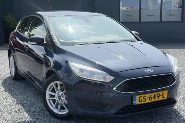 Ford Focus (2015) thumbnail 2