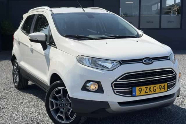 Ford EcoSport (2015) thumbnail 2