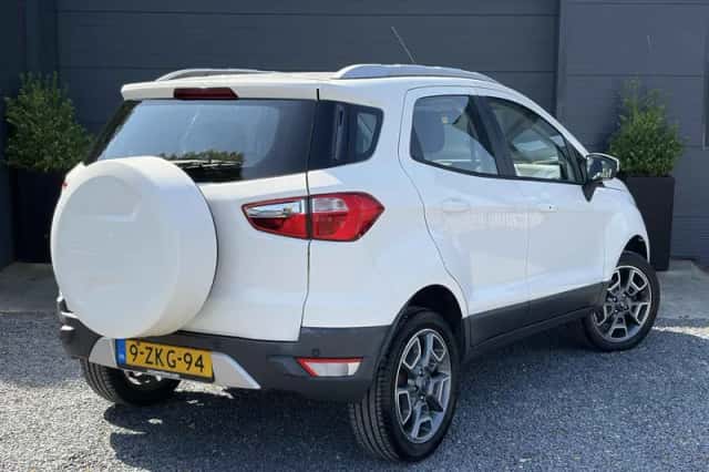 Ford EcoSport (2015) thumbnail 4