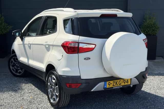 Ford EcoSport (2015) thumbnail 5