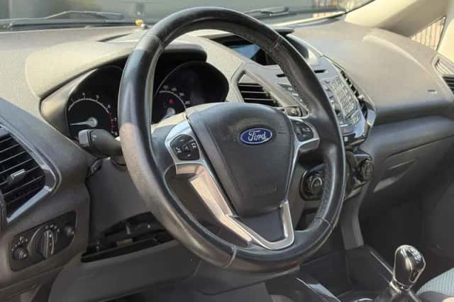 Ford EcoSport (2015) thumbnail 6