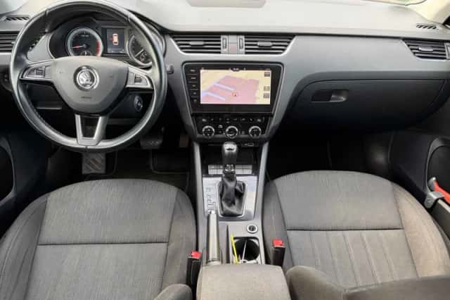 Škoda Octavia (2018) thumbnail 6