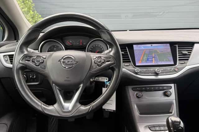 Opel Astra (2016) thumbnail 3