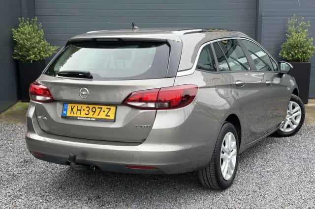 Opel Astra (2016) thumbnail 4
