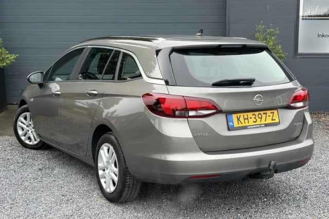Opel Astra (2016) thumbnail 5