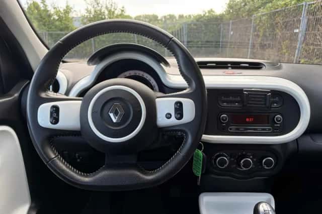 Renault Twingo (2016) thumbnail 3