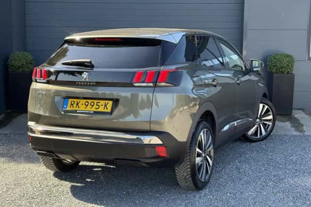 Peugeot 3008 (2017) thumbnail 4