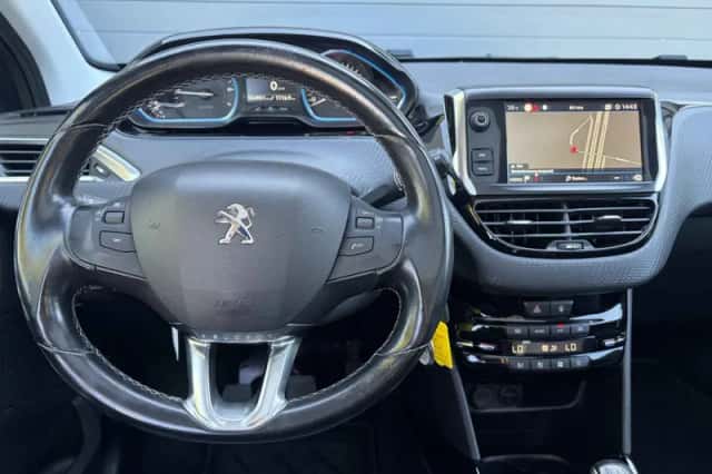 Peugeot 2008 (2018) thumbnail 3