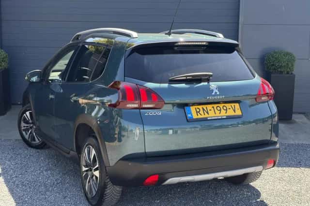 Peugeot 2008 (2018) thumbnail 4