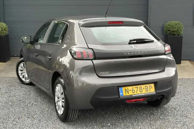 Peugeot 208 (2021) thumbnail 4