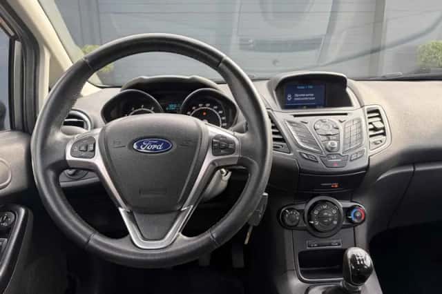 Ford Fiesta (2017) thumbnail 3