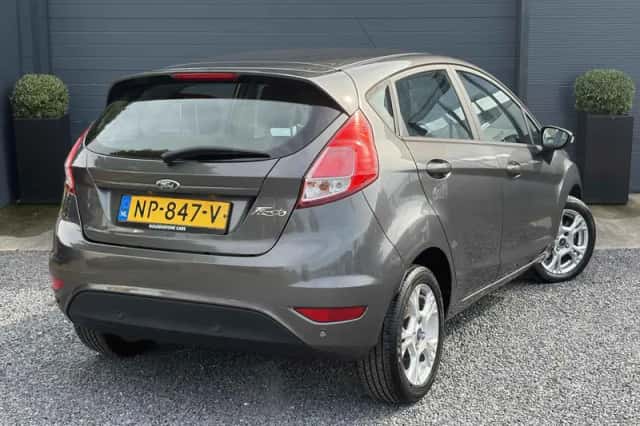 Ford Fiesta (2017) thumbnail 4