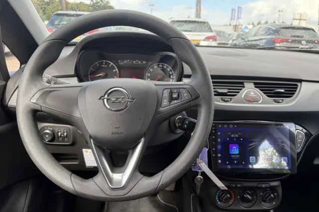 Opel Corsa (2016) thumbnail 3