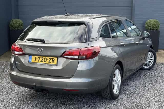 Opel Astra (2020) thumbnail 3