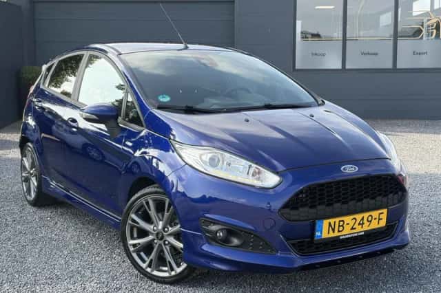 Ford Fiesta (2016) thumbnail 2