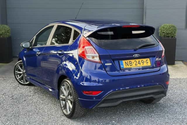 Ford Fiesta (2016) thumbnail 4