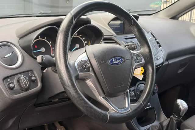 Ford Fiesta (2016) thumbnail 6