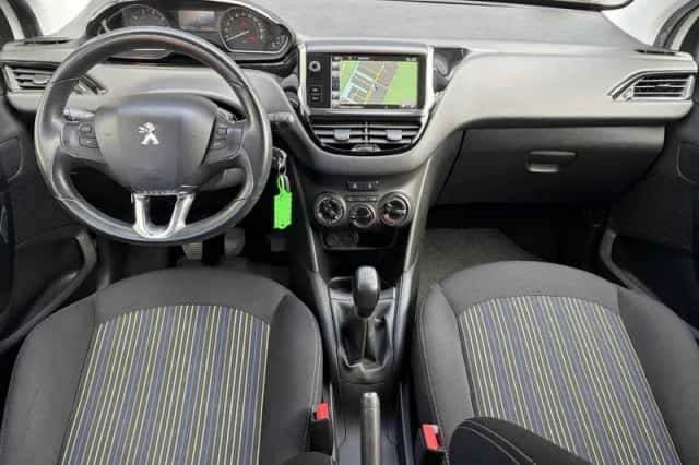 Peugeot 208 (2016) thumbnail 6