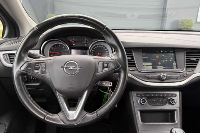 Opel Astra (2020) thumbnail 3