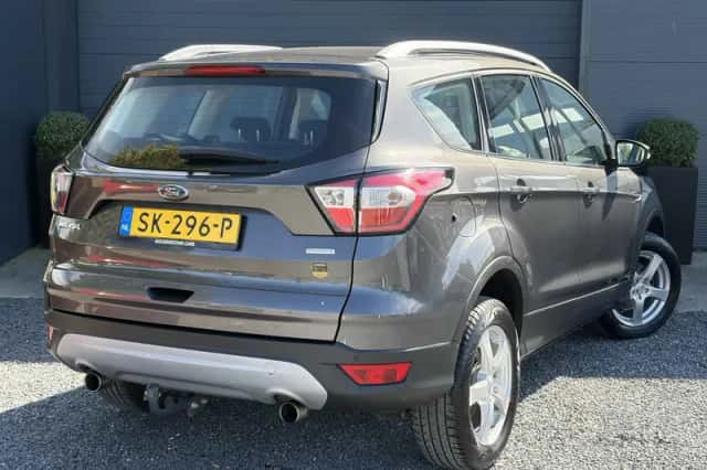Ford Kuga (2018) thumbnail 5