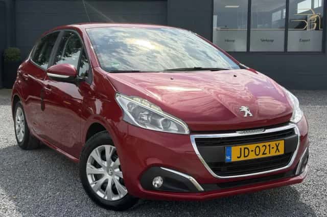 Peugeot 208 (2016) thumbnail 2