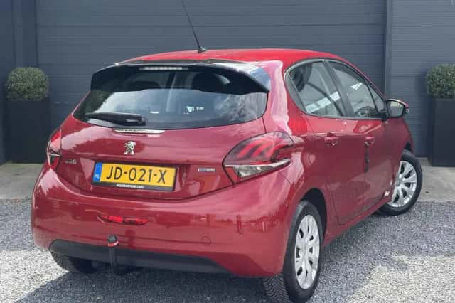 Peugeot 208 (2016) thumbnail 5