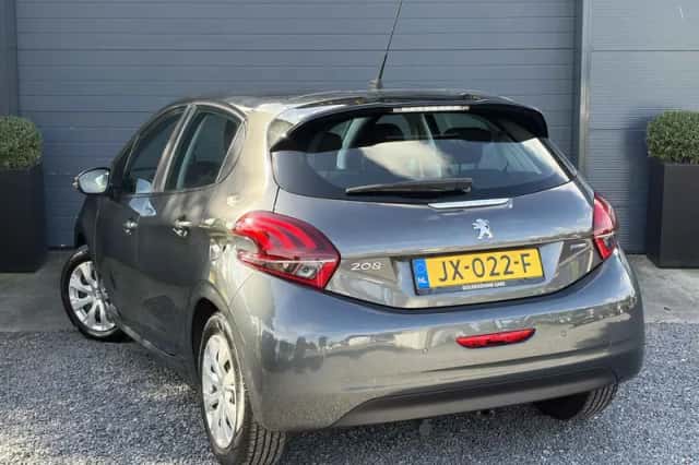 Peugeot 208 (2016) thumbnail 4