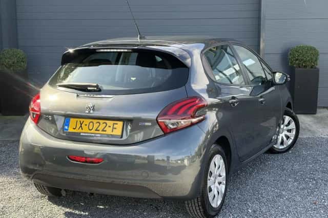 Peugeot 208 (2016) thumbnail 5