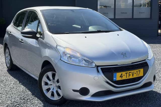 Peugeot 208 (2014) thumbnail 2