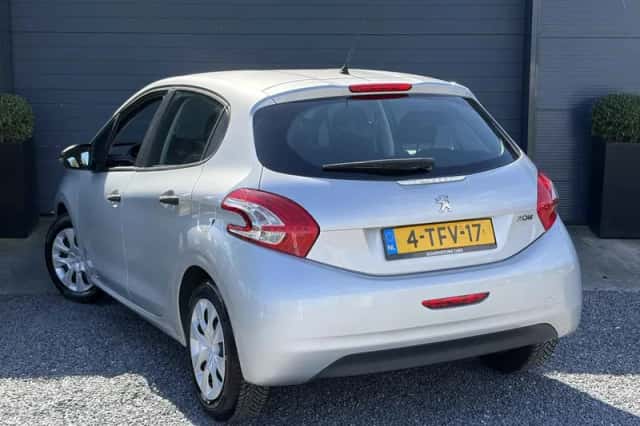 Peugeot 208 (2014) thumbnail 4