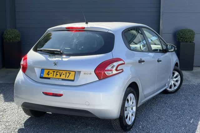 Peugeot 208 (2014) thumbnail 5