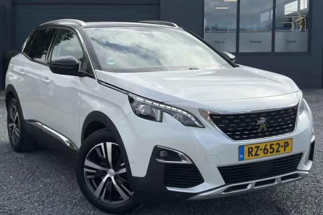 Peugeot 3008 (2018) thumbnail 2
