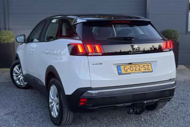 Peugeot 3008 (2019) thumbnail 4