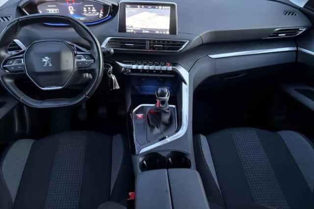 Peugeot 3008 (2019) thumbnail 6