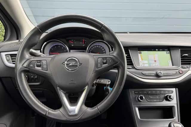 Opel Astra (2021) thumbnail 3