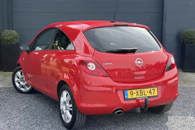 Opel Corsa (2014) thumbnail 4