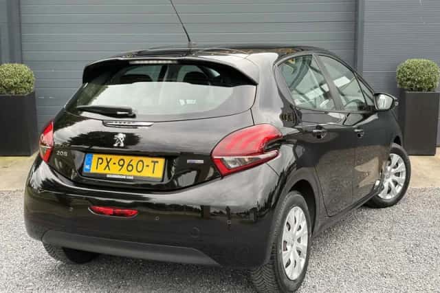 Peugeot 208 (2017) thumbnail 5