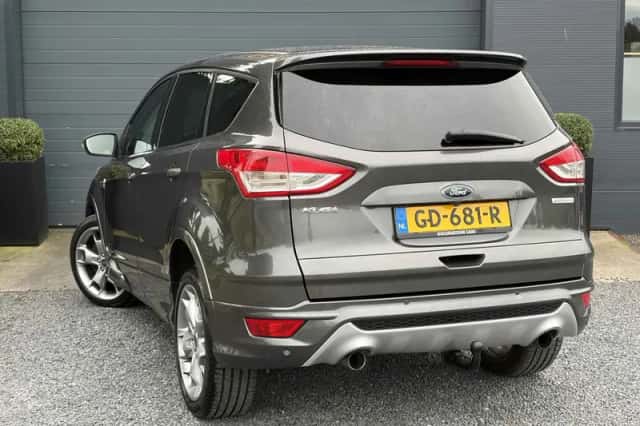 Ford Kuga (2015) thumbnail 5