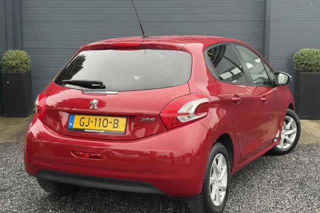 Peugeot 208 (2015) thumbnail 5