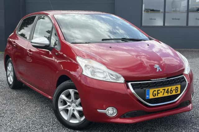 Peugeot 208 (2015) thumbnail 2