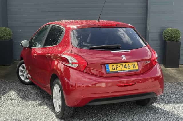 Peugeot 208 (2015) thumbnail 4