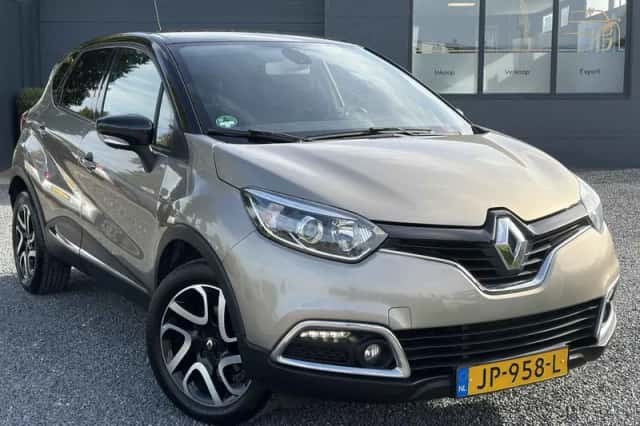 Renault Captur (2016) thumbnail 2