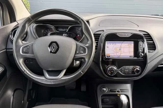 Renault Captur (2016) thumbnail 3