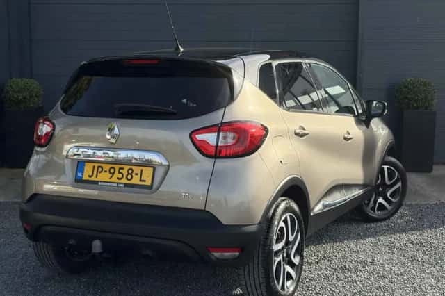 Renault Captur (2016) thumbnail 5
