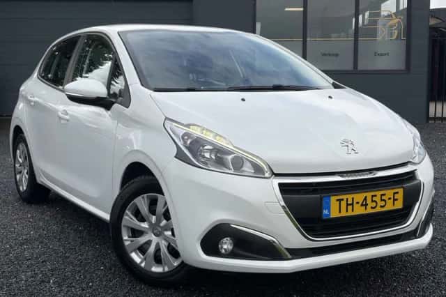 Peugeot 208 (2018) thumbnail 2