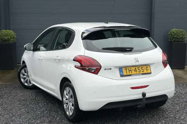 Peugeot 208 (2018) thumbnail 4