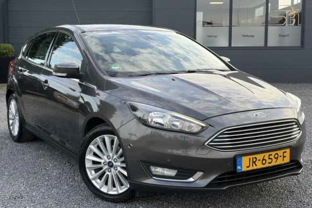 Ford Focus (2016) thumbnail 2
